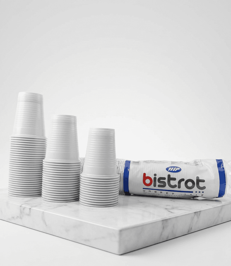 Paquet de 100 gobelets en plastique blanc
